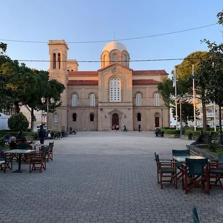 Whole Flat, Location, Seaside Town *