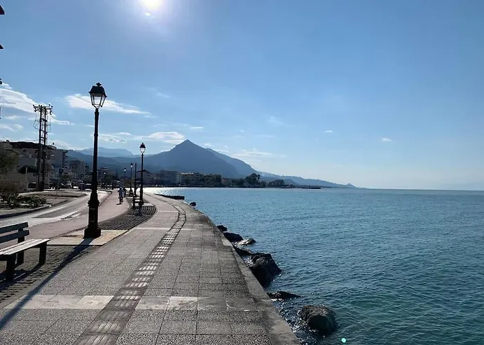 Διαμέρισμα Whole Flat, Location, Seaside Town