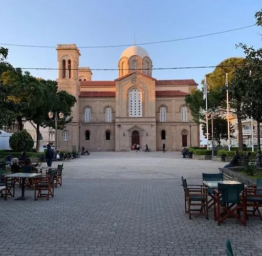 Whole Flat, Location, Seaside Town *