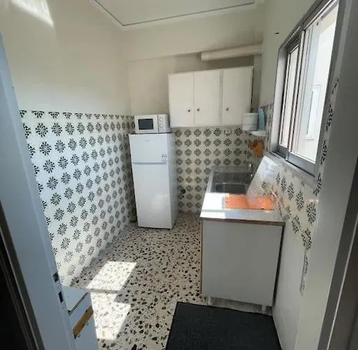 Whole Flat, Location, Seaside Town Apartment *