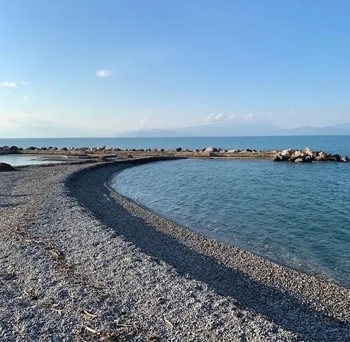 Whole Flat, Location, Seaside Town *